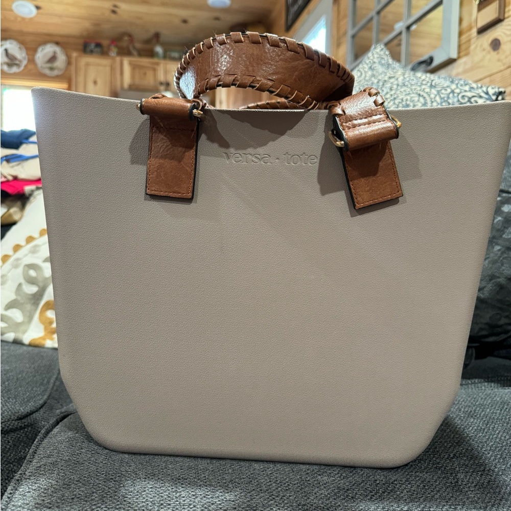 Versa Tote Vira Everyday Tote